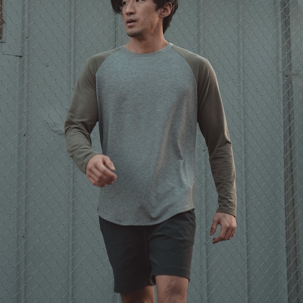 Banana Republic Vintage Style Baseball Long Sleeve Tee in Green